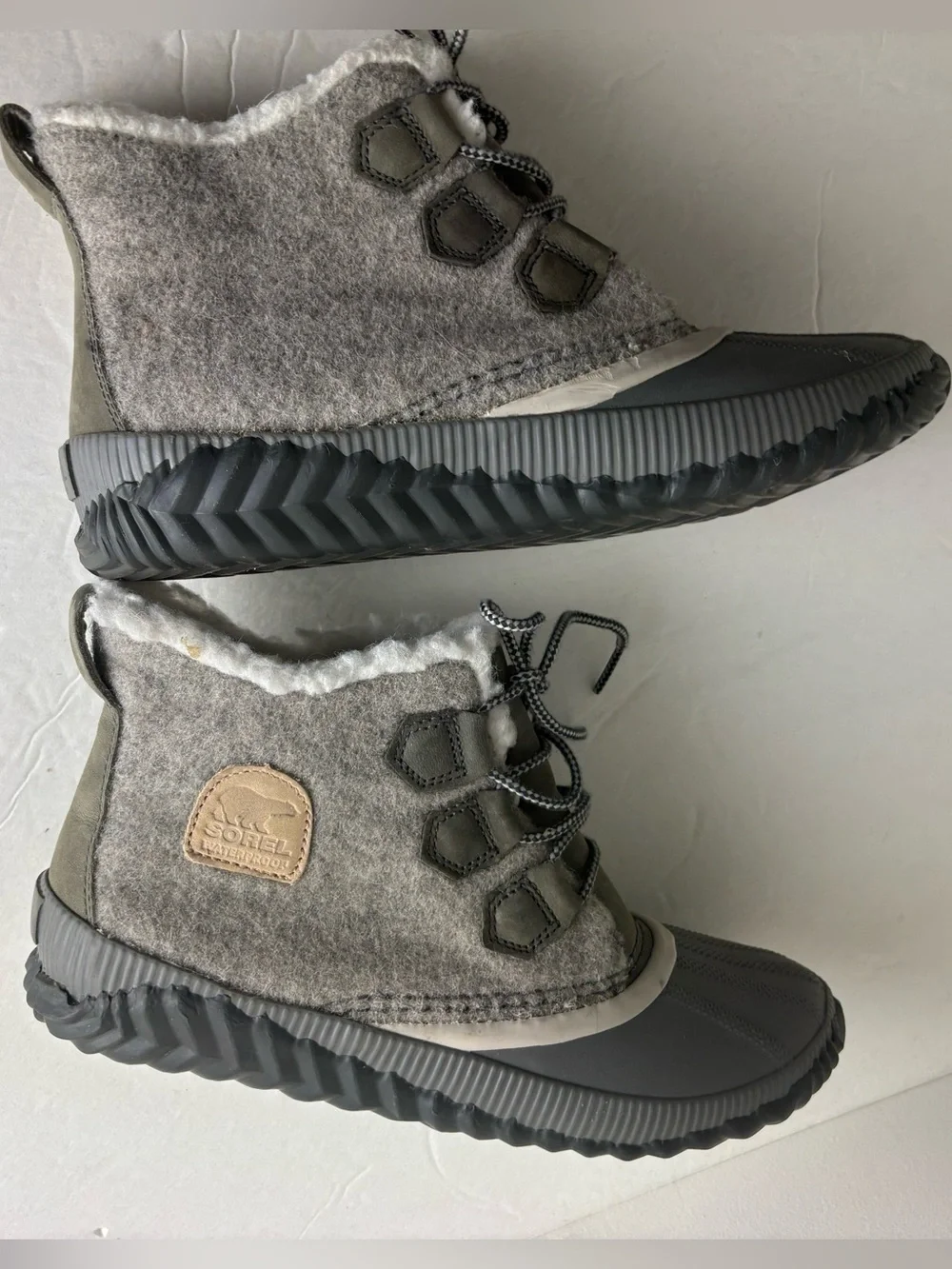 Sorel Gray Out 'N About Plus Felt Boots Lace Up Duck Boot Style Women's Size 9